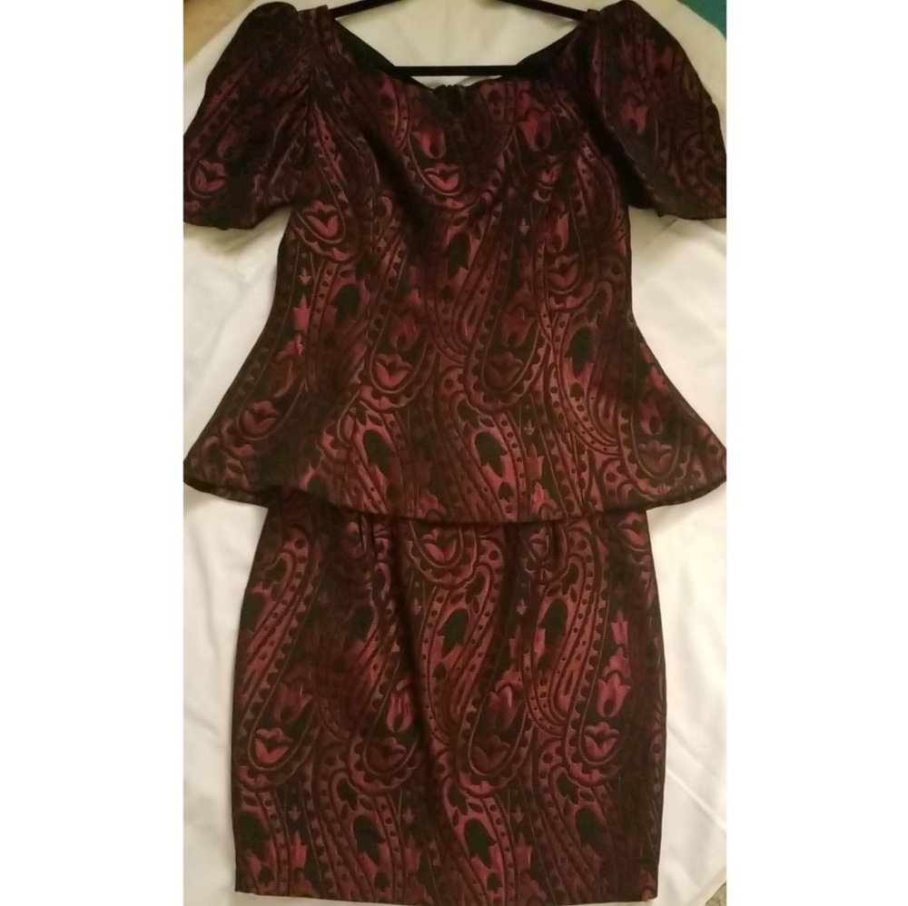 Woman's 2-Piece Formal Suit